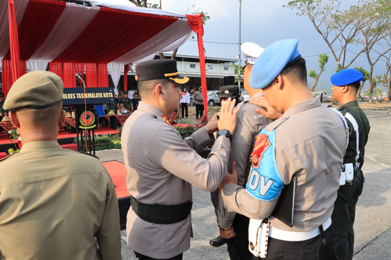 Apel Gelar Pasukan Operasi Mantap Brata Lodaya 2023 – 2024, Polres Tasikmalaya Kota Lakukan Kesiapan Pengamanan Pemilu 2024.
