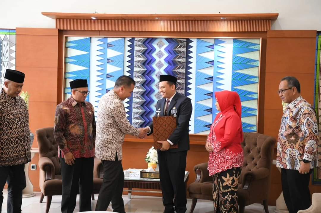 Pj Walikota Dr Cheka Terima Langsung Keputusan Mendagri Tentang Perpanjangan Penjabat Wali Kota Tasikmalaya.