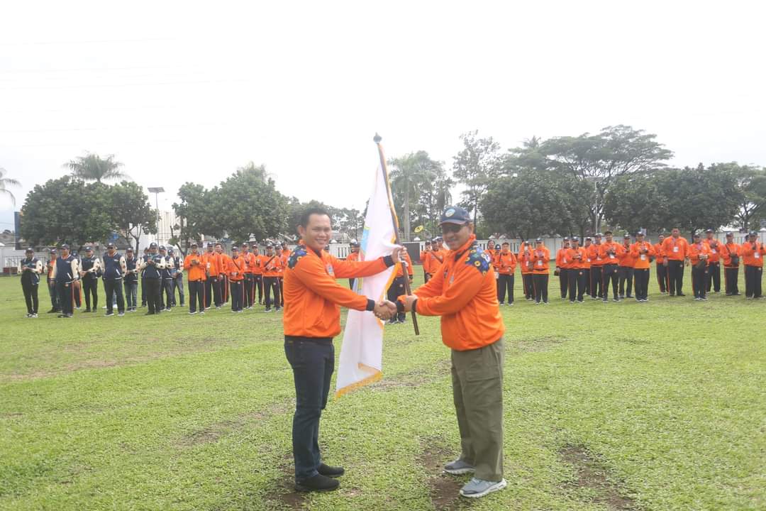 Pj Walikota Tasikmalaya Dr Cheka Melepas Kontingen Kota Tasikmalaya Untuk Mengikuti PORPEMDA XV Jawa Barat Tahun 2023.