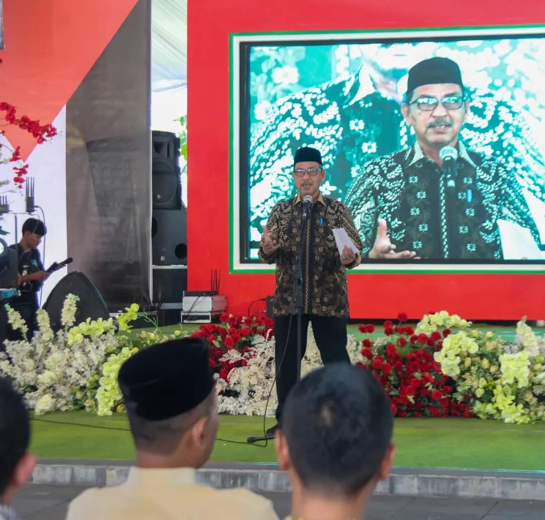 Sekda Kota Ivan Resmikan Bazar Murah Busana Muslim & Makanan Peduli Palestina.
