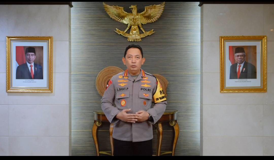 Kapolri Ucapkan Selamat Natal dan Tahun Baru: Mari Rayakan Penuh Kedamaian.