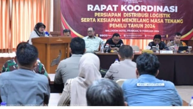 Pj Walikota Banjar Hj Ida Hadiri Rakor Persiapan Distribusi Logistik dan Kesiapan Menjelang Masa Tenang pada pelaksanaan Pemilu tahun 2024.