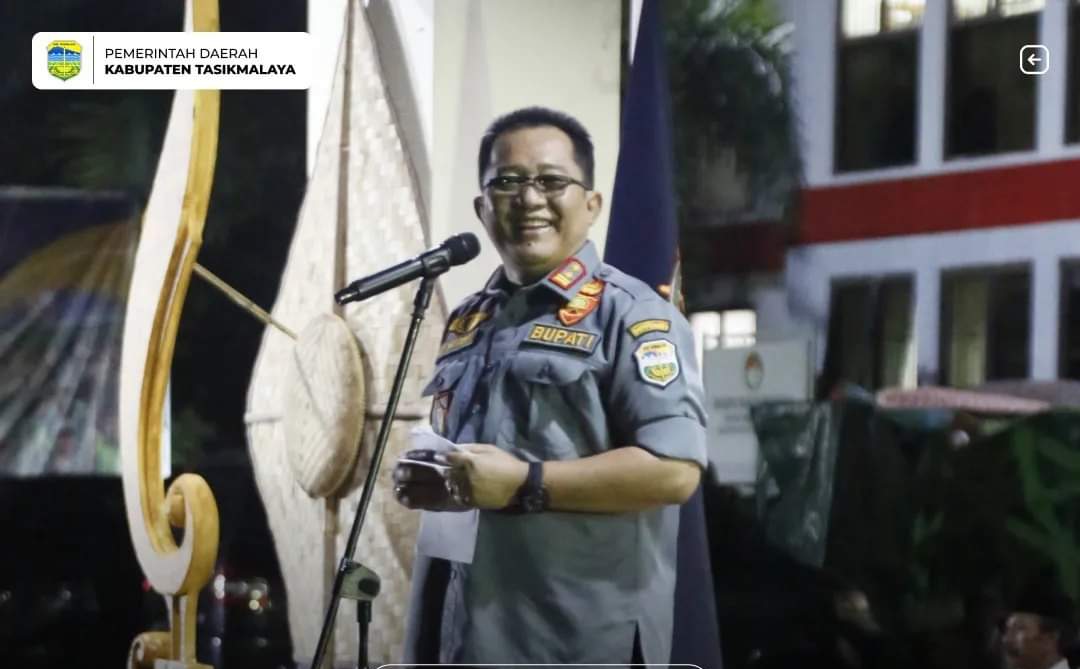 Bupati Tasikmalaya H Ade Kukuhan 820 Satlinmas Kecamatan dan Kabupaten Tasikmalaya,