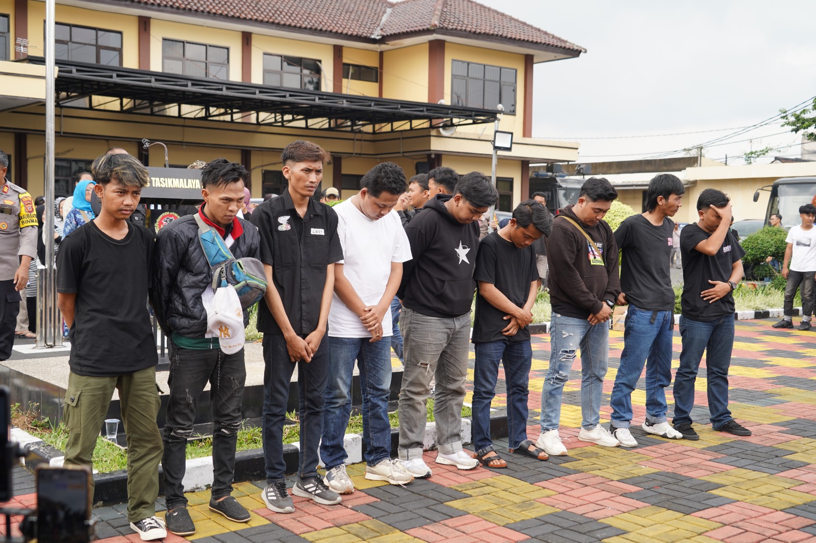TNI-Polri dan Pemerintah Kota Akan Menindak Tegas Siapa Saja Yang Mengganggu Ketertiban Umum di Kota Tasikmalaya.