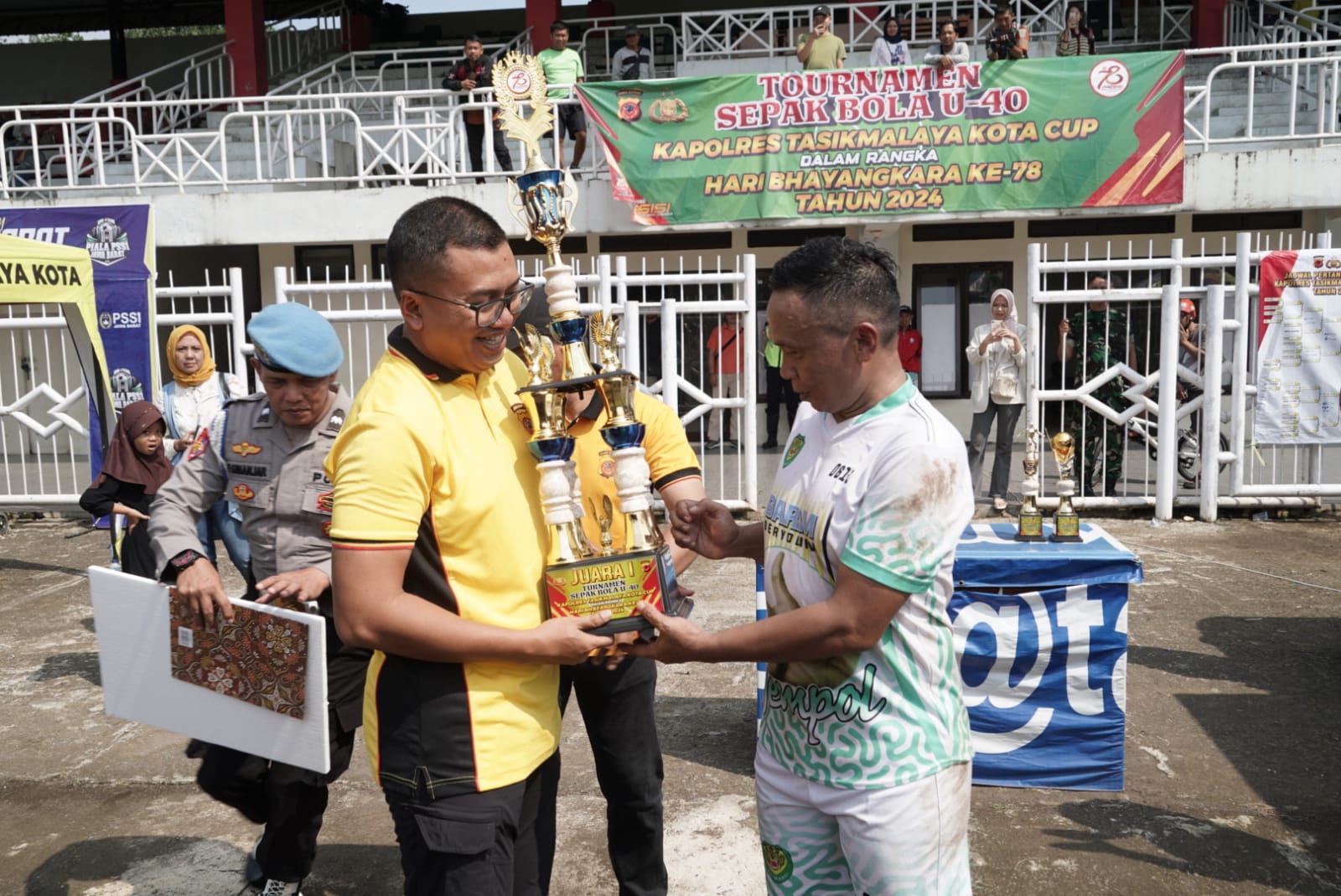 Meriahkan Hari Bhayangkara ke 78, Kodim FC Juara Sepakbola U-40 Piala Kapolres Tasikmalaya Kota.