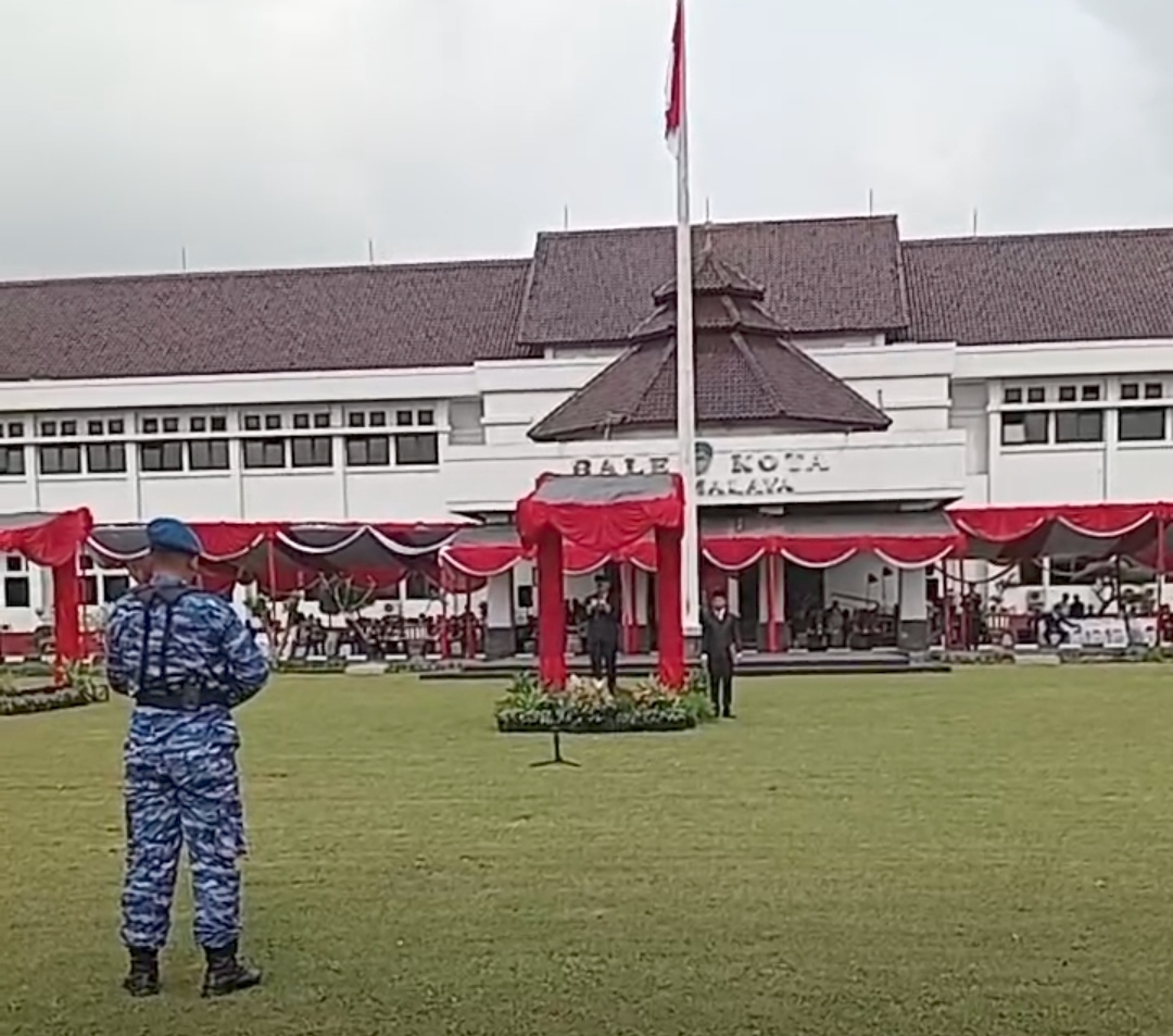Plh Walikota Tasikmalaya Drs. Asep Selaku inspektur Upacara Peringatan Hari Lahir Pancasila Tahun 2024