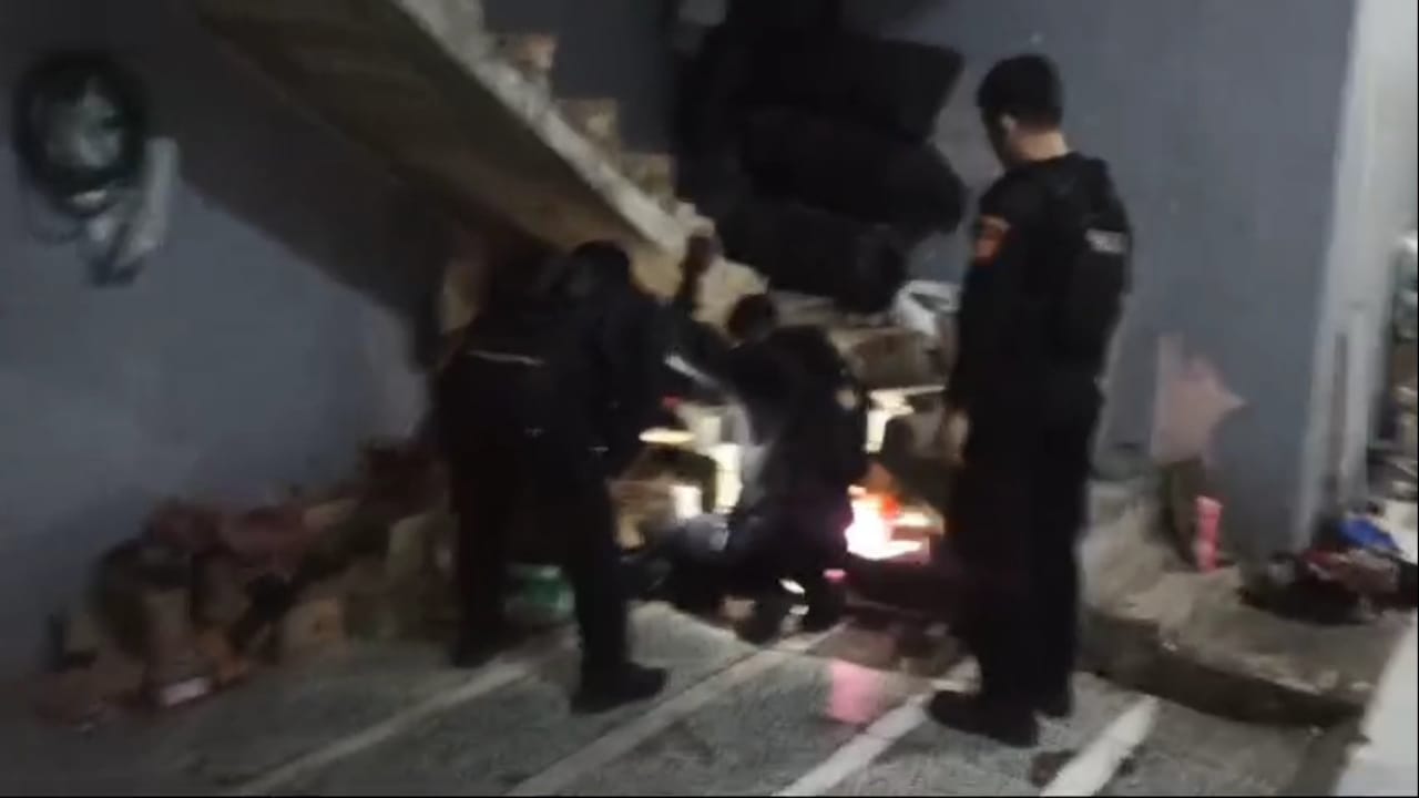 Respon Pengaduan Warga, Patroli Polres Tasik Kota Razia Kamar Kost, Amankan 4 Pasangan Bukan Muhrim.